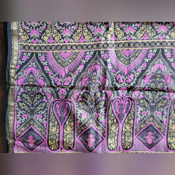 Printed Black and Pink Silk Saree - Picture 4 of 4